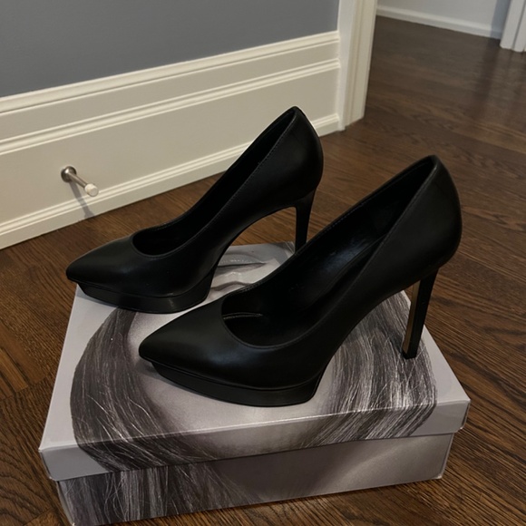 JLO Black Pumps - Picture 2 of 2